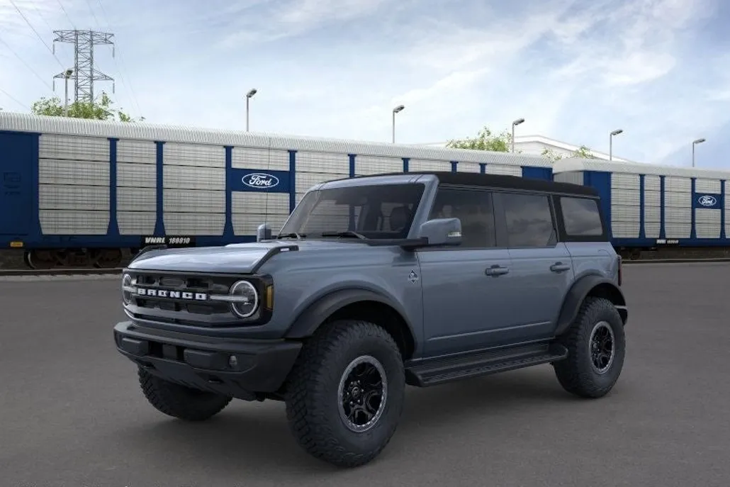 2025 Ford Bronco Outer Banks photo 1