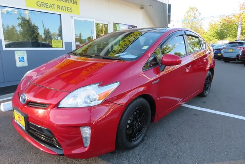 2015 Toyota Prius Four photo 1