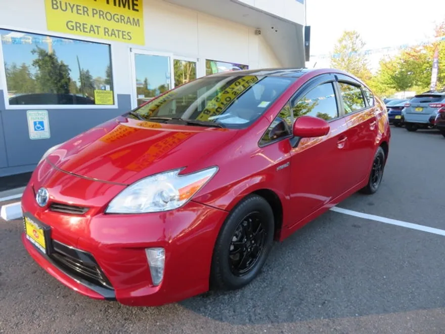 2015 Toyota Prius Four photo 1
