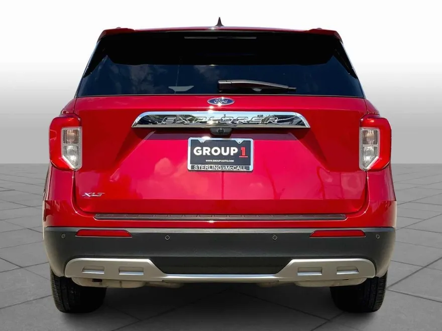 2023 Ford Explorer XLT photo 1