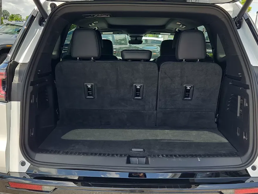 2024 Gmc Acadia Denali photo 1