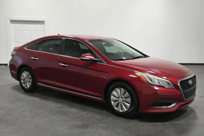 2016 Hyundai Sonata Hybrid photo 1