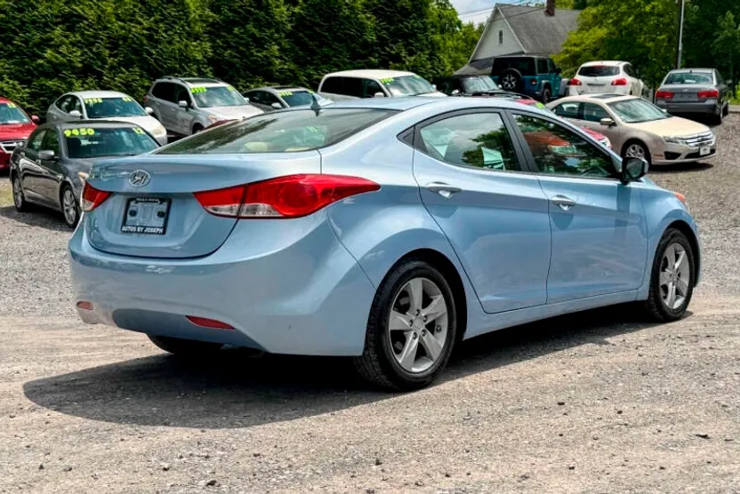 2012 Hyundai Elantra GLS photo 1