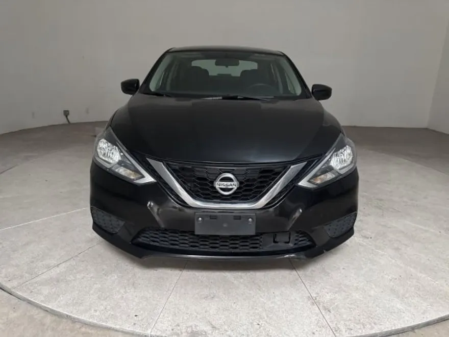 2018 Nissan Sentra photo 1
