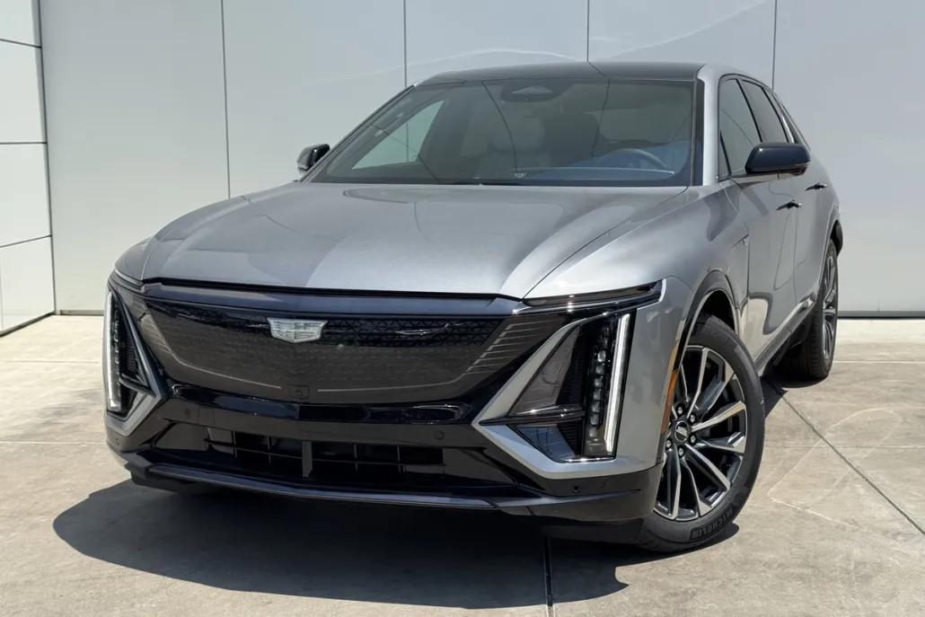 2025 Cadillac Lyriq Sport photo 1