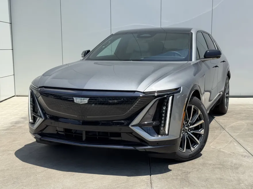 2025 Cadillac Lyriq Sport photo 1