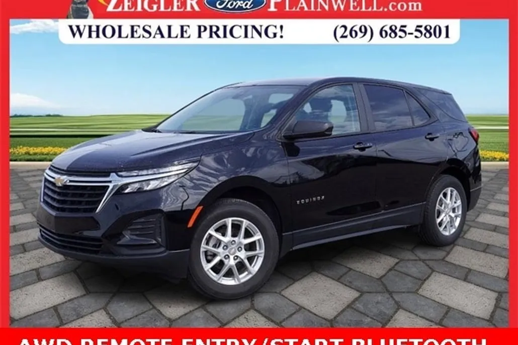 2023 Chevrolet Equinox LS photo 1