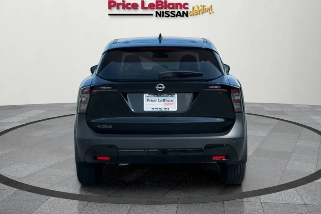 2025 Nissan Kicks SV photo 1
