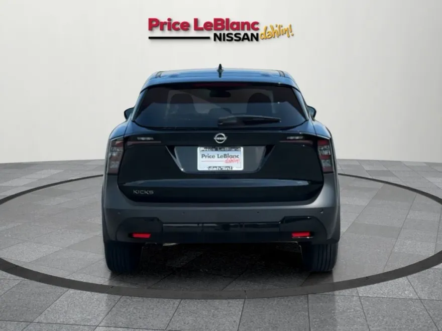 2025 Nissan Kicks SV photo 1