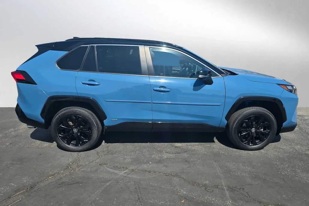 2022 Toyota RAV4 Hybrid XSE photo 1