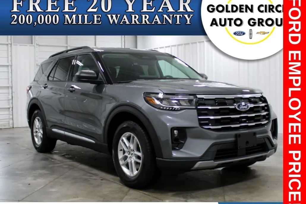 2025 Ford Explorer photo 1