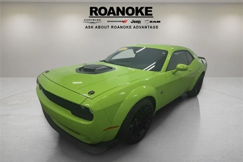 2022 Dodge Challenger R/T Scat Pack Widebody photo 1