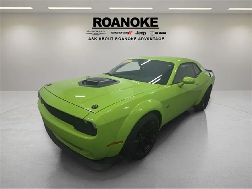 2022 Dodge Challenger R/T Scat Pack Widebody photo 1