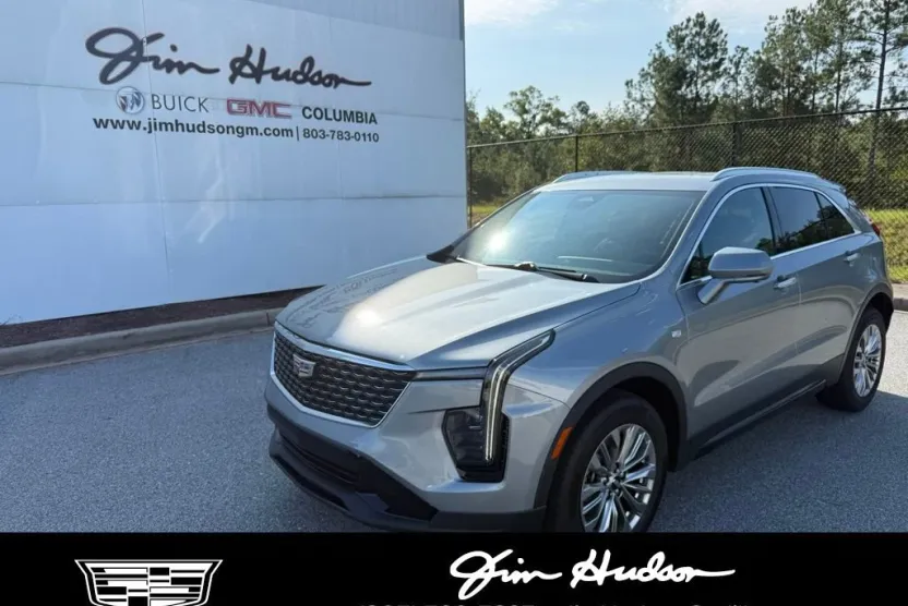 2025 Cadillac XT4 Premium Luxury photo 1