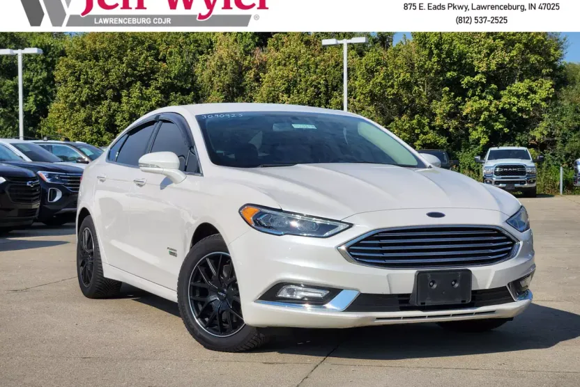 2017 Ford Fusion Energi SE photo 1
