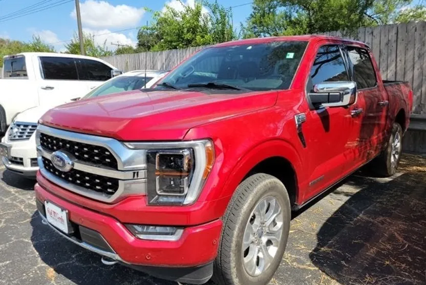 2023 Ford F-150 Platinum photo 1