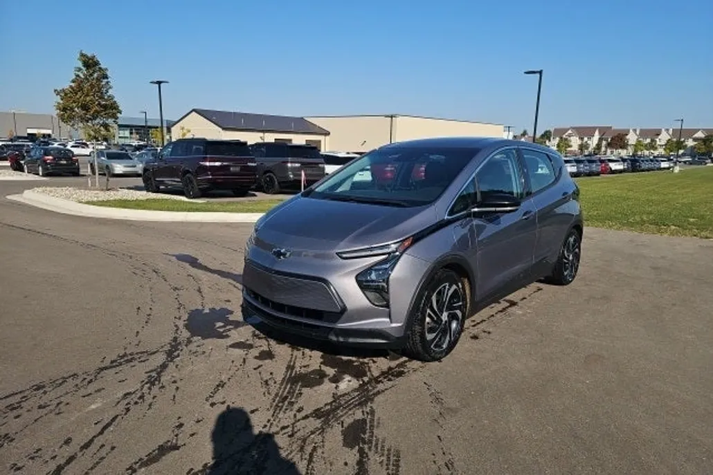2023 Chevrolet Bolt EV 2LT photo 1