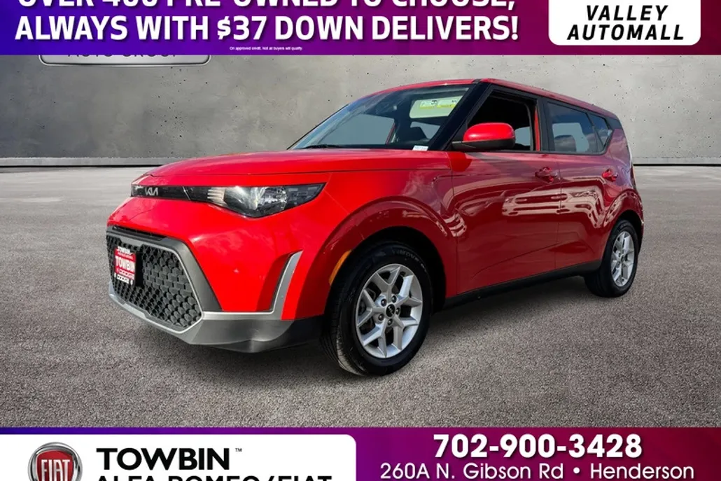 2023 Kia Soul LX photo 1