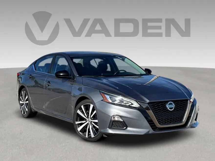 2022 Nissan Altima 2.5 SR photo 1