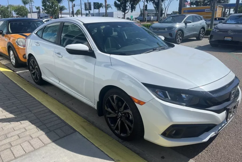 2019 Honda Civic Sport photo 1