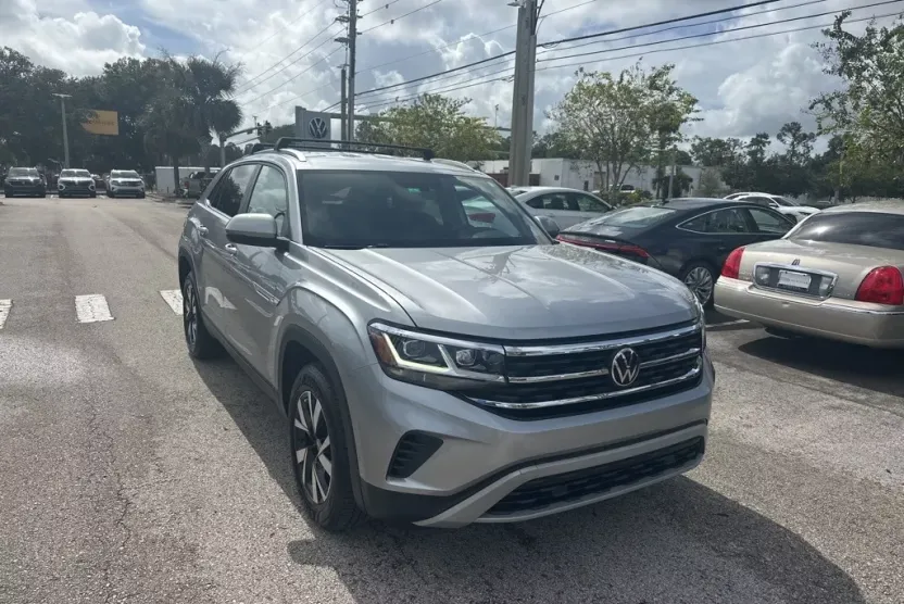 2023 Volkswagen Atlas SE photo 1