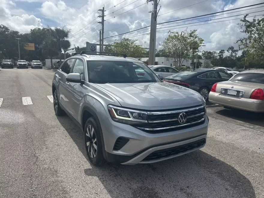 2023 Volkswagen Atlas Cross Sport SE photo 1