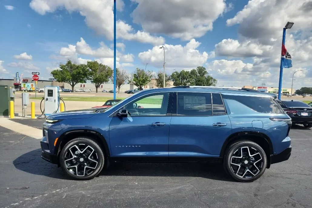 2026 Chevrolet Traverse High Country photo 1