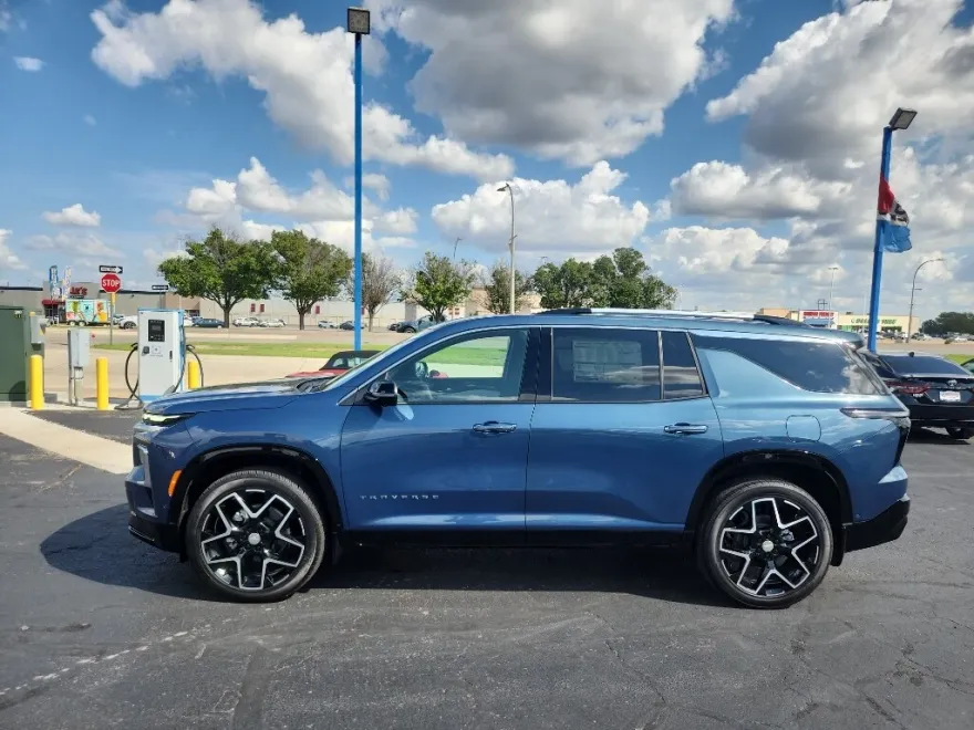 2026 Chevrolet Traverse High Country photo 1