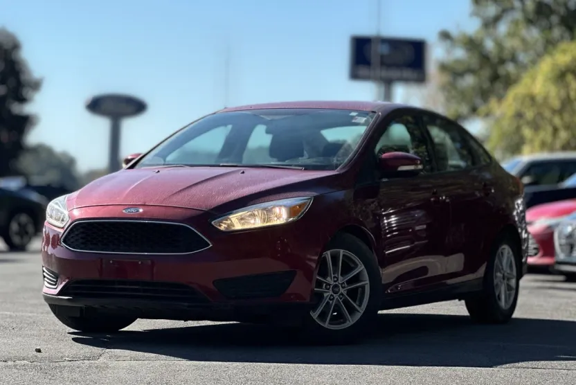 2016 Ford Focus SE photo 1