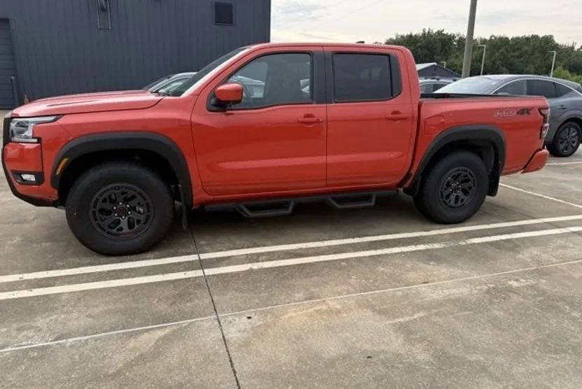 2025 Nissan Frontier PRO-4X photo 1