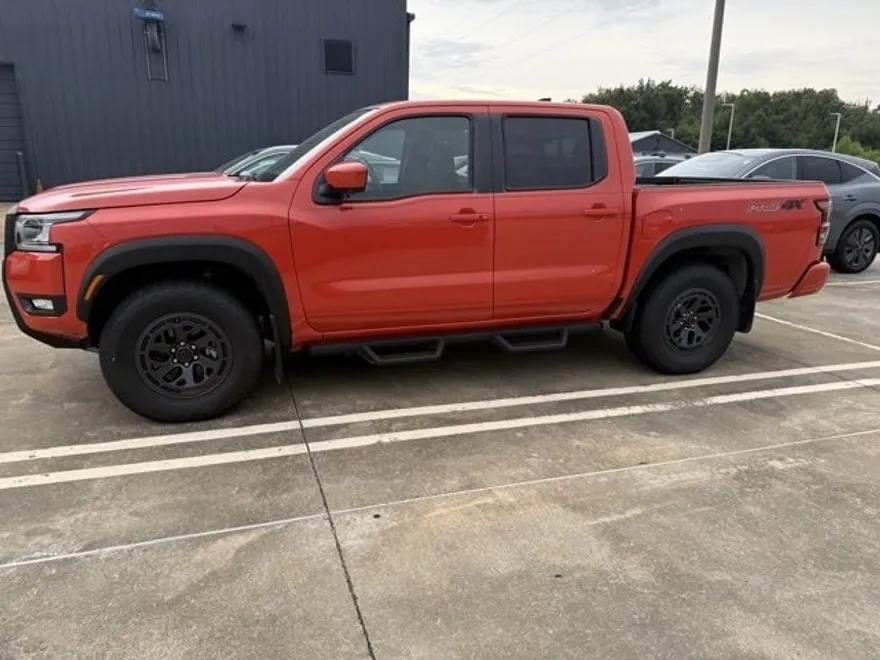 2025 Nissan Frontier PRO-4X photo 1