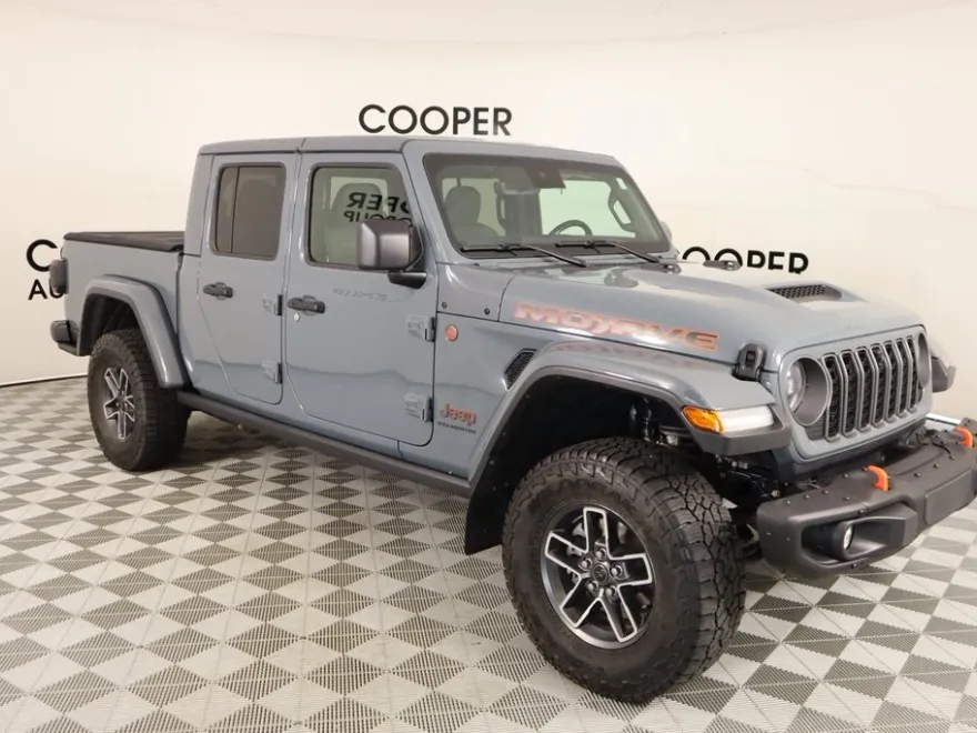 2024 Jeep Gladiator Mojave photo 1