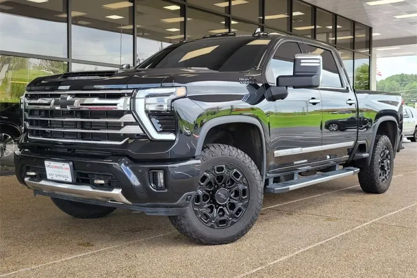 2024 Chevrolet Silverado 3500HD High Country photo 1
