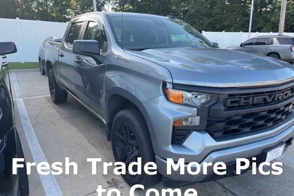 2023 Chevrolet Silverado 1500 Custom photo 1