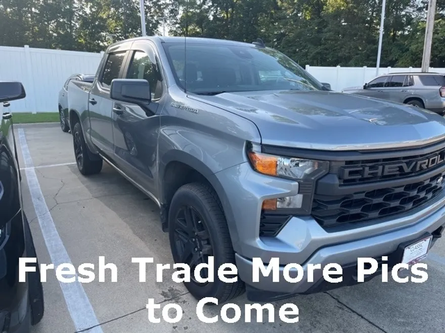 2023 Chevrolet Silverado 1500 Custom photo 1