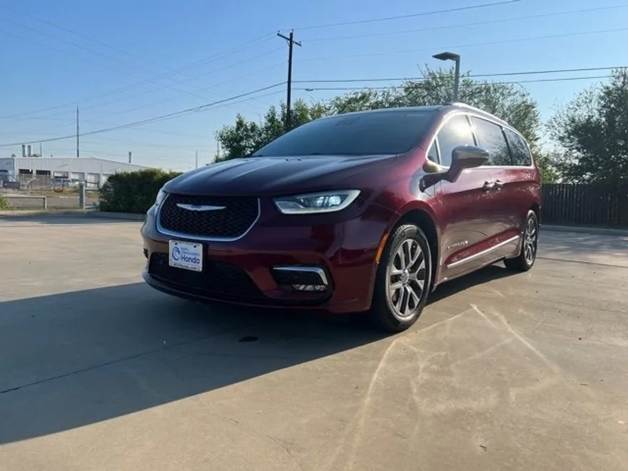 2021 Chrysler Pacifica Hybrid Pinnacle photo 1