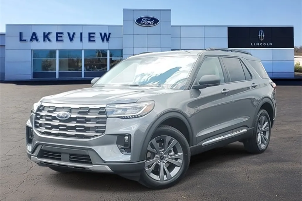 2025 Ford Explorer photo 1