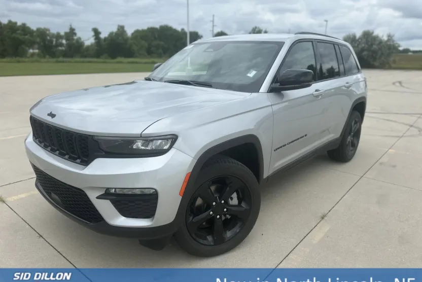 2025 Jeep Grand Cherokee Limited photo 1