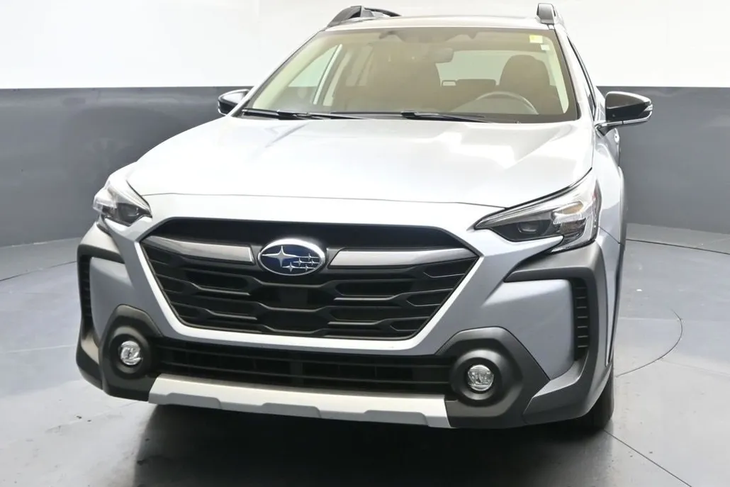 2025 Subaru Outback Limited photo 1