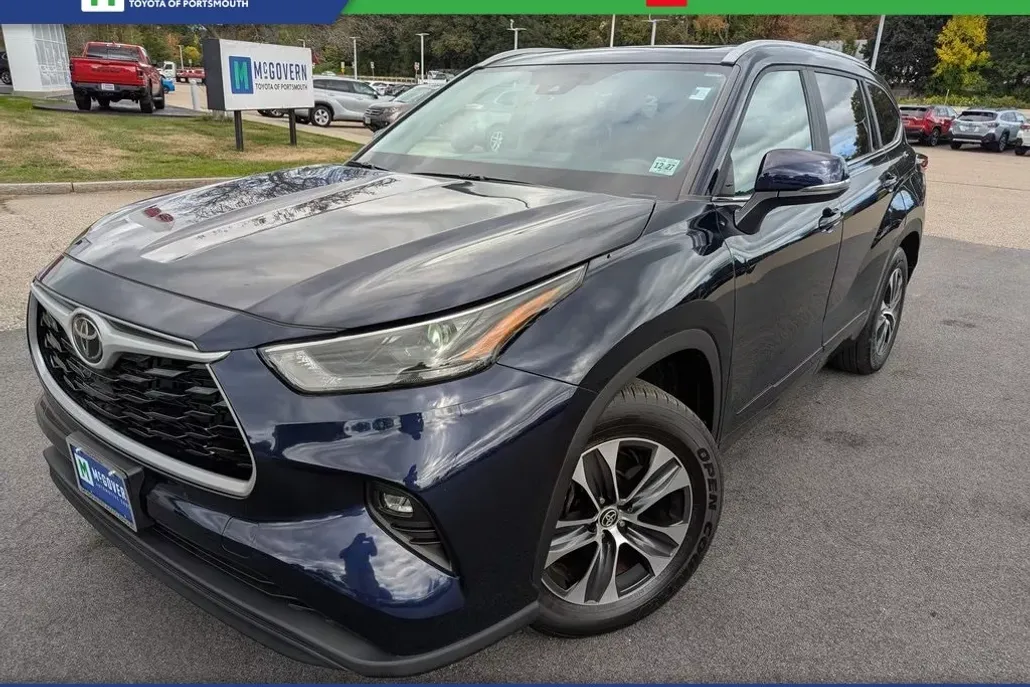 2023 Toyota Highlander XLE photo 1