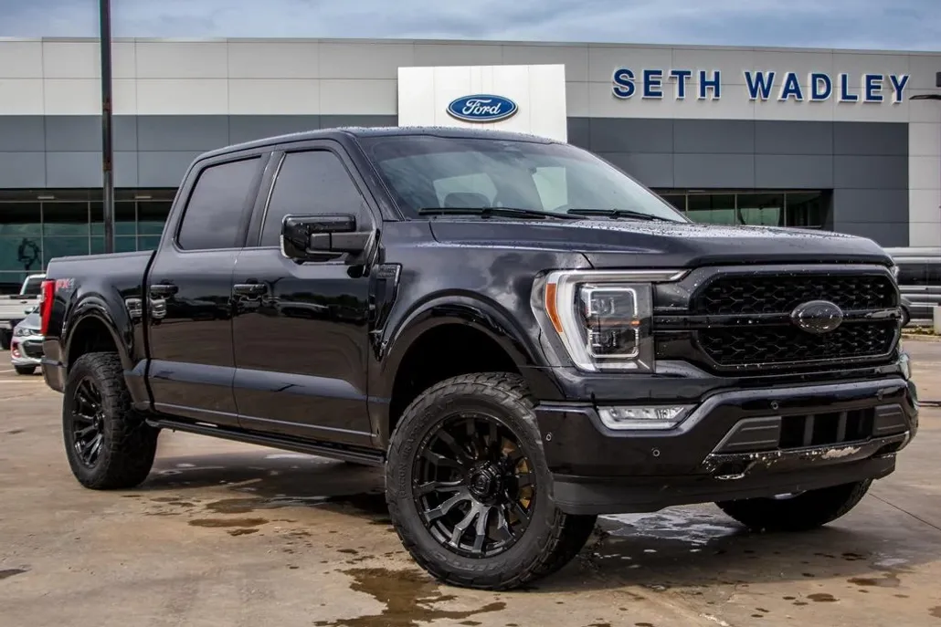 2023 Ford F-150 Platinum FX4 photo 1