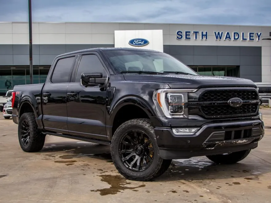 2023 Ford F-150 Platinum FX4 photo 1