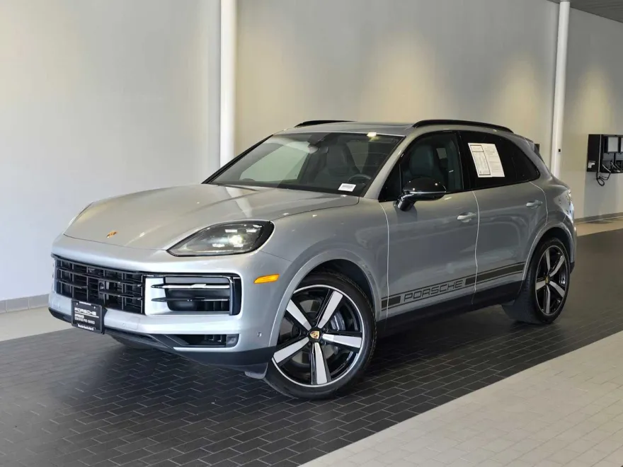 2024 Porsche Cayenne Base photo 1