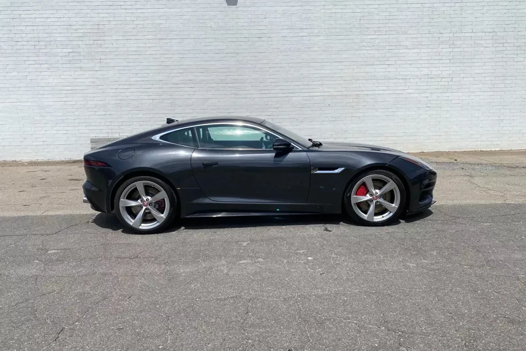 2018 Jaguar F-TYPE R photo 1