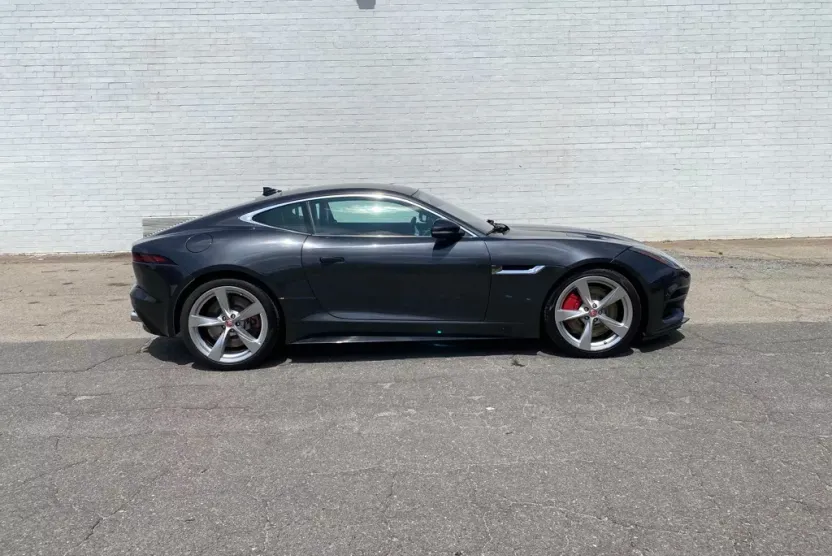2018 Jaguar F-TYPE R photo 1