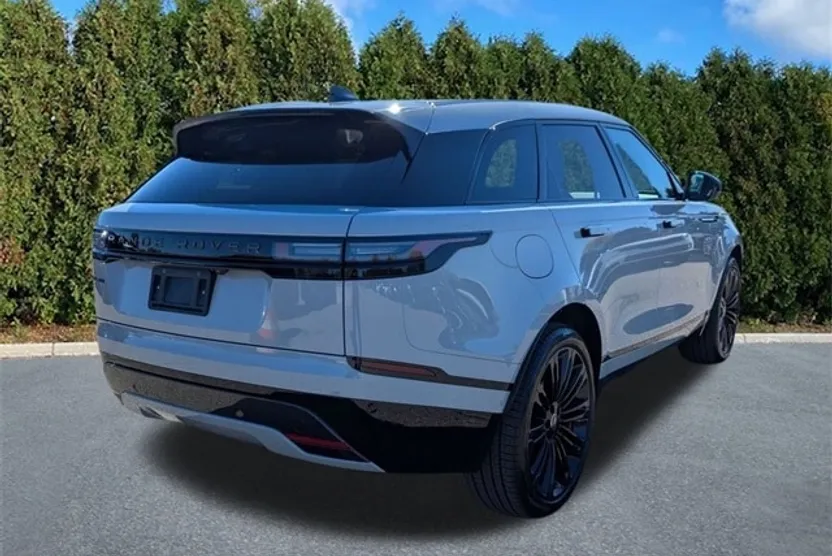 2026 Land Rover Range Rover Velar SE photo 1