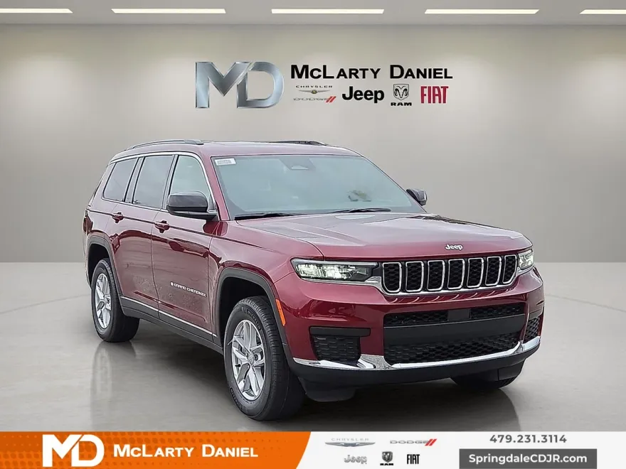 2025 Jeep Grand Cherokee Laredo photo 1