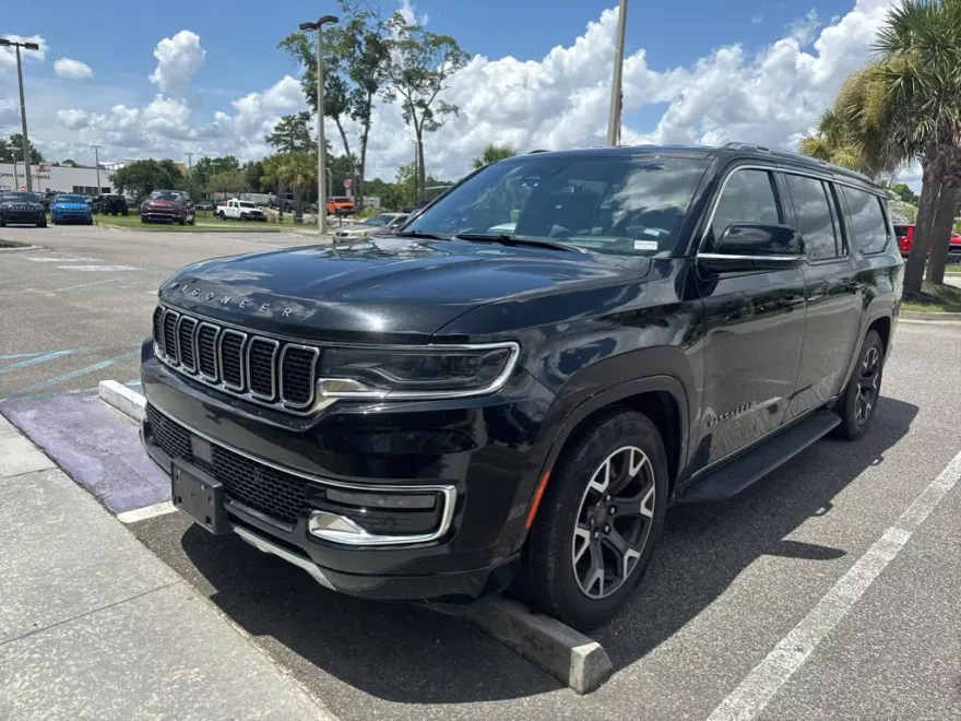 2023 Jeep Wagoneer L Series III photo 1