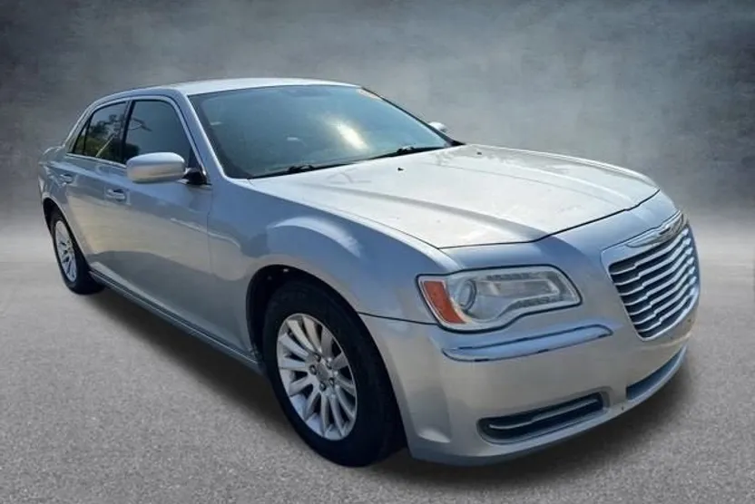2013 Chrysler 300 Base photo 1