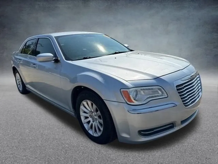 2013 Chrysler 300 Base photo 1